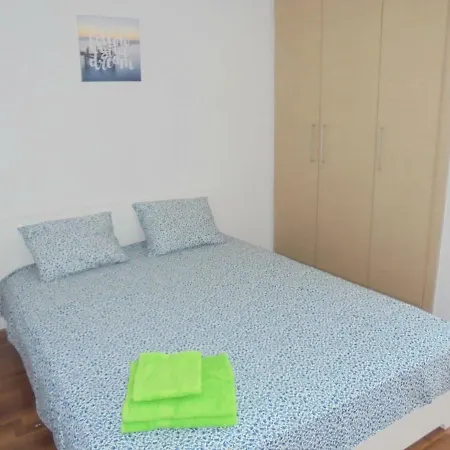 Delphi Court - Large 1 Bed -sleeps 4, Near Sea/beach - Free Wifi