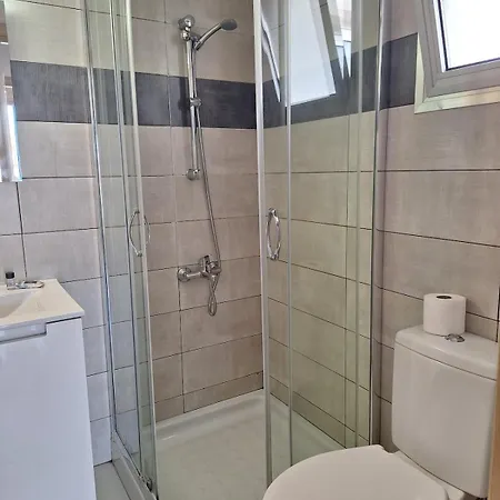 Delphi Court - Large 1 Bed -sleeps 4, Near Sea/beach - Free Wifi *