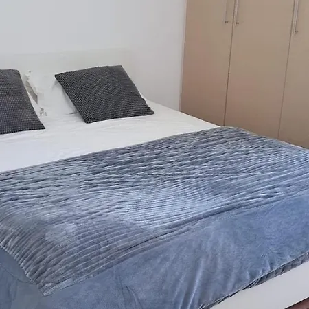 Delphi Court - Large 1 Bed -sleeps 4, Near Sea/beach - Free Wifi Apartman Limassol