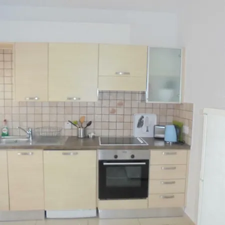 Delphi Court - Large 1 Bed -sleeps 4, Near Sea/beach - Free Wifi דירה