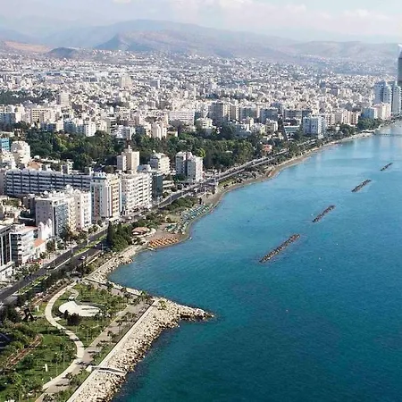 Delphi Court - Large 1 Bed -sleeps 4, Near Sea/beach - Free Wifi Apartment Limassol