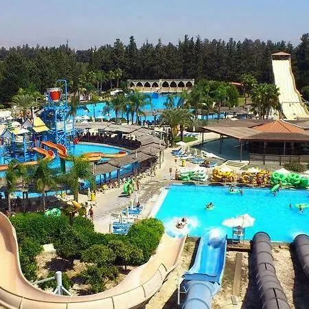 דירה Delphi Court - Large 1 Bed -sleeps 4, Near Sea/beach - Free Wifi לימסול