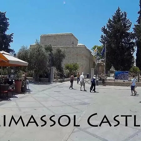 Delphi Court - Large 1 Bed -sleeps 4, Near Sea/beach - Free Wifi Daire Limasol