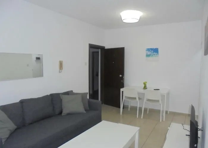 Delphi Court - Large 1 Bed -sleeps 4, Near Sea/beach - Free Wifi